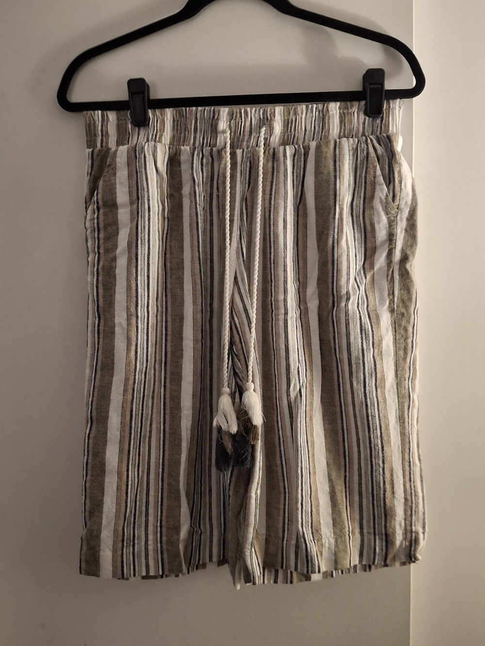 Harmony & Havoc Women's Striped Drawstring Linen Blend Shorts in Neutral Tones